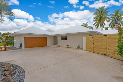 House in Homestead, Florida 4 bedrooms, 255.57 sq.m. № 1990839 - photo 19