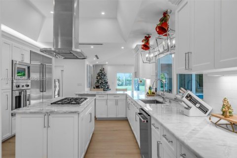 House in Homestead, Florida 4 bedrooms, 255.57 sq.m. № 1990839 - photo 20