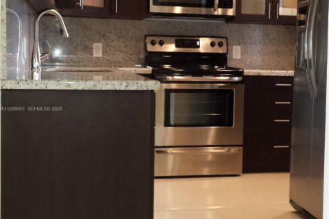 Condo in Aventura, Florida, 2 bedrooms  № 1984528 - photo 7