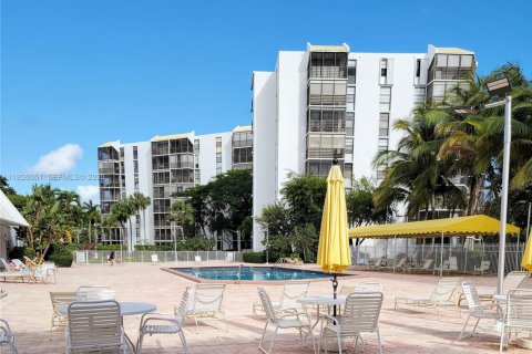 Condo in Aventura, Florida, 2 bedrooms  № 1984528 - photo 25