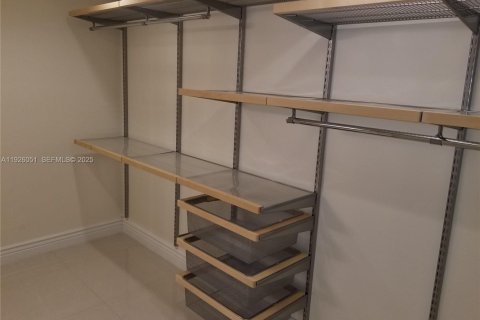 Condo in Aventura, Florida, 2 bedrooms  № 1984528 - photo 23