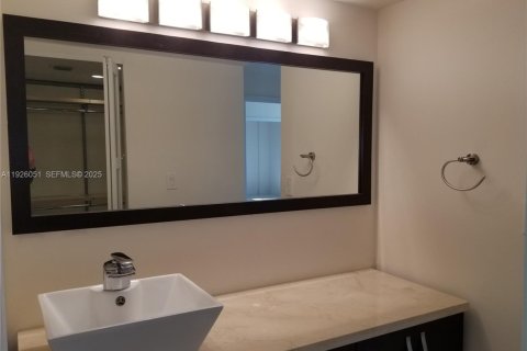 Condo in Aventura, Florida, 2 bedrooms  № 1984528 - photo 20