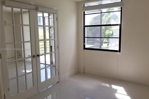 Condo in Aventura, Florida, 2 bedrooms  № 1984528 - photo 11