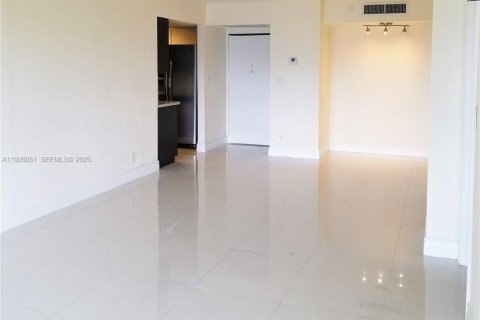 Condo in Aventura, Florida, 2 bedrooms  № 1984528 - photo 4