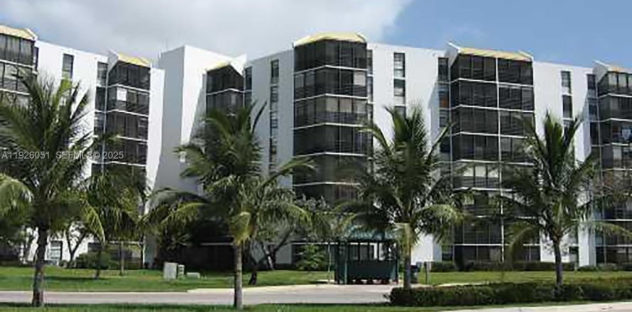 Condo in Aventura, Florida, 2 bedrooms  № 1984528