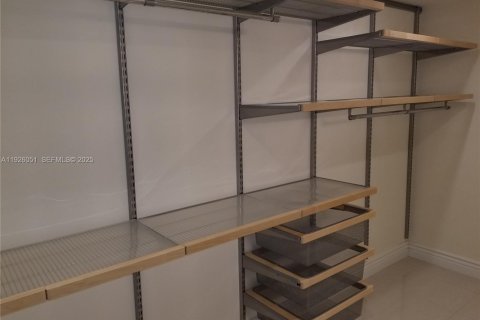 Condo in Aventura, Florida, 2 bedrooms  № 1984528 - photo 24