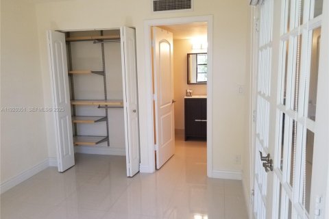 Condo in Aventura, Florida, 2 bedrooms  № 1984528 - photo 13