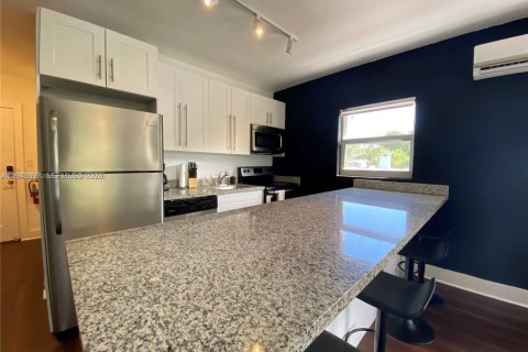 Appartement à louer à Miami, Floride: 1 chambre, 63.17 m2 № 2000627 - photo 2