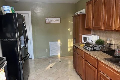 Купить виллу или дом в Майами, Флорида 3 спальни, 134.8м2, № 1970124 - фото 9