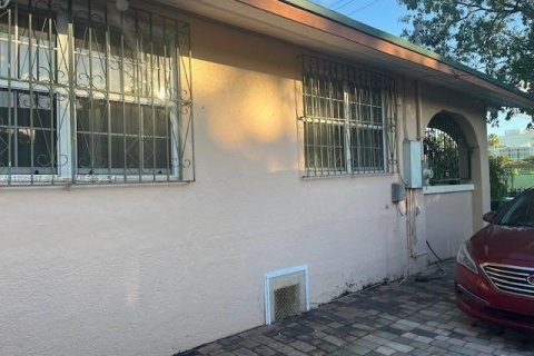 Купить виллу или дом в Майами, Флорида 3 спальни, 134.8м2, № 1970124 - фото 26