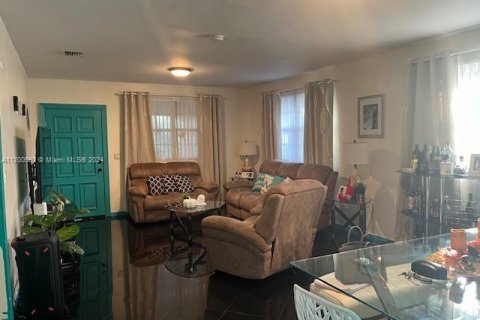 Купить виллу или дом в Майами, Флорида 3 спальни, 134.8м2, № 1970124 - фото 5