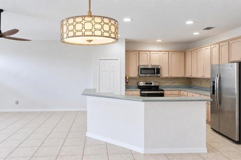 Villa ou maison à louer à Davenport, Floride: 5 chambres, 241.55 m2 № 2386077 - photo 8