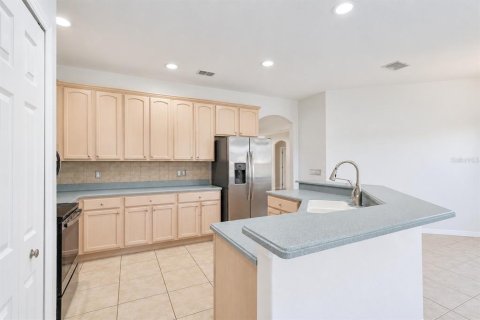 Villa ou maison à louer à Davenport, Floride: 5 chambres, 241.55 m2 № 2386077 - photo 10