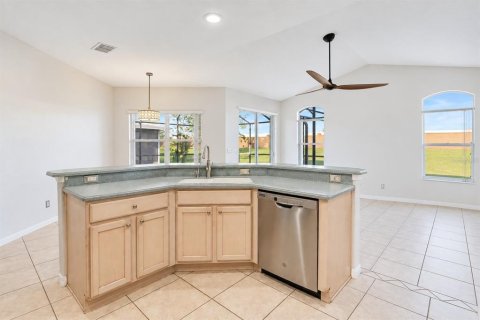 Villa ou maison à louer à Davenport, Floride: 5 chambres, 241.55 m2 № 2386077 - photo 9