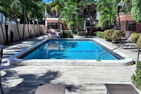 Condo in Fort Lauderdale, Florida, 1 bedroom  № 1967647 - photo 14