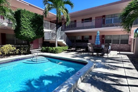Condo in Fort Lauderdale, Florida, 1 bedroom  № 1967647 - photo 15