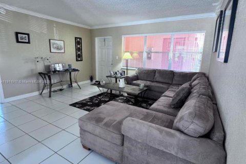 Condo in Fort Lauderdale, Florida, 1 bedroom  № 1967647 - photo 2