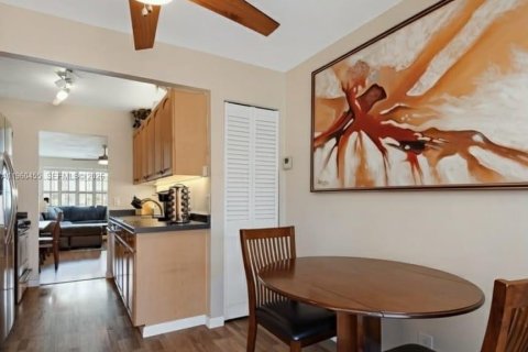 Townhouse in Davie, Florida 2 bedrooms, 84.73 sq.m. № 2026689 - photo 5