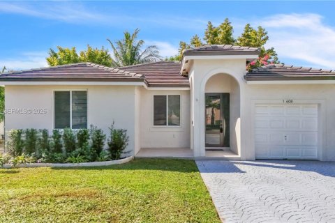 Casa en Miami, Florida 3 dormitorios, 145.86 m2 № 2007683