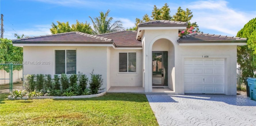 Casa en Miami, Florida 3 dormitorios, 145.86 m2 № 2007683