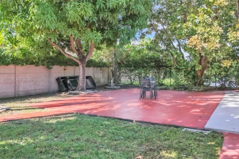 Casa en venta en Miami, Florida, 3 dormitorios, 145.86 m2 № 2007683 - foto 15