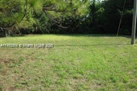 Land in Oakland Park, Florida № 1704872 - photo 1
