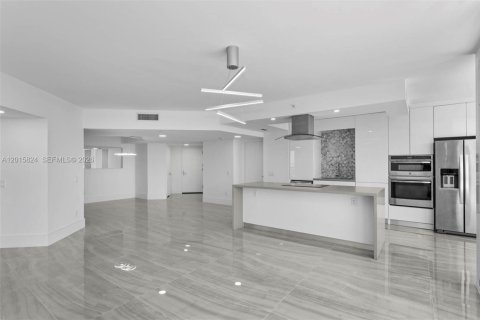 Снять в аренду кондоминиум в Авентура, Флорида 2 спальни, 173.26м2, № 2077899 - фото 7