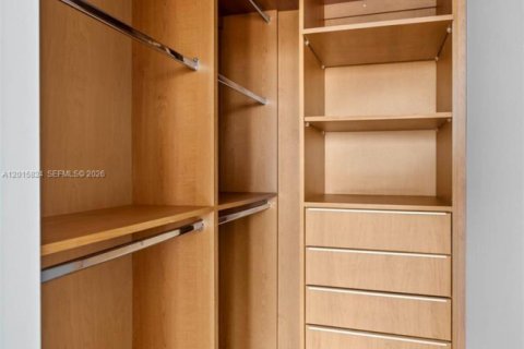 Снять в аренду кондоминиум в Авентура, Флорида 2 спальни, 173.26м2, № 2077899 - фото 28