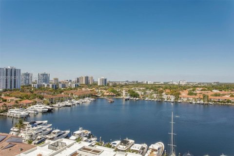Снять в аренду кондоминиум в Авентура, Флорида 2 спальни, 173.26м2, № 2077899 - фото 21