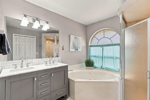 Villa ou maison à vendre à Port St. Lucie, Floride: 4 chambres, 223.99 m2 № 2399723 - photo 17
