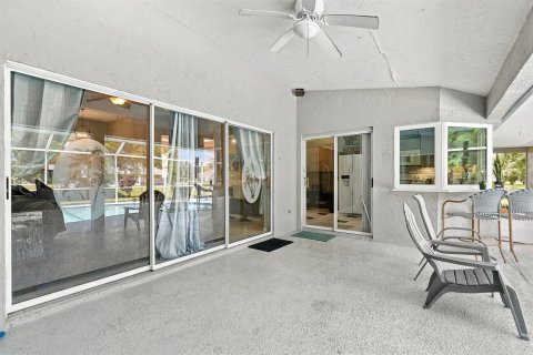 Villa ou maison à vendre à Port St. Lucie, Floride: 4 chambres, 223.99 m2 № 2399723 - photo 27