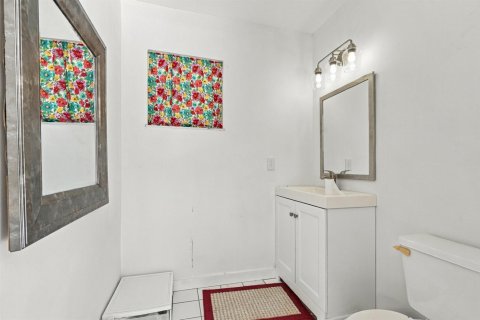 Villa ou maison à vendre à Port St. Lucie, Floride: 4 chambres, 223.99 m2 № 2399723 - photo 26