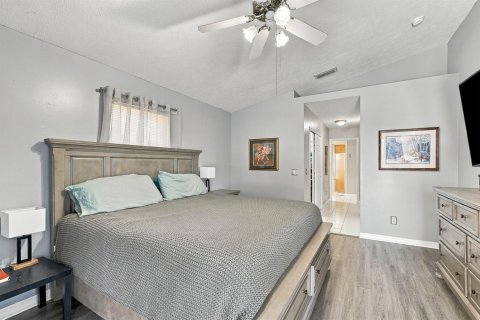 Villa ou maison à vendre à Port St. Lucie, Floride: 4 chambres, 223.99 m2 № 2399723 - photo 15