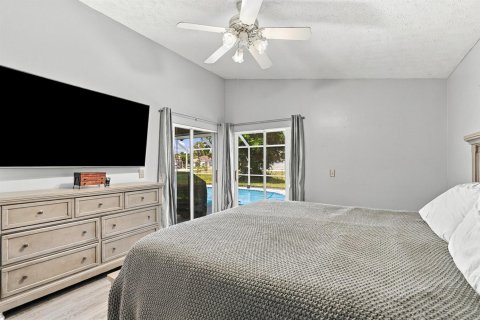 Villa ou maison à vendre à Port St. Lucie, Floride: 4 chambres, 223.99 m2 № 2399723 - photo 16