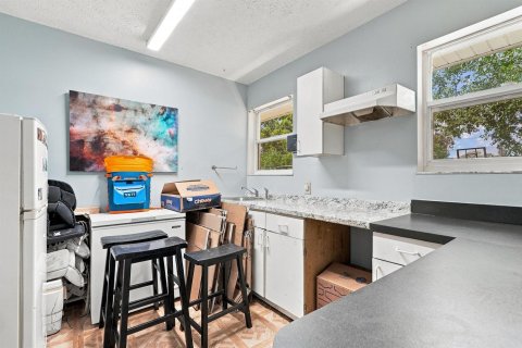 Villa ou maison à vendre à Port St. Lucie, Floride: 4 chambres, 223.99 m2 № 2399723 - photo 23