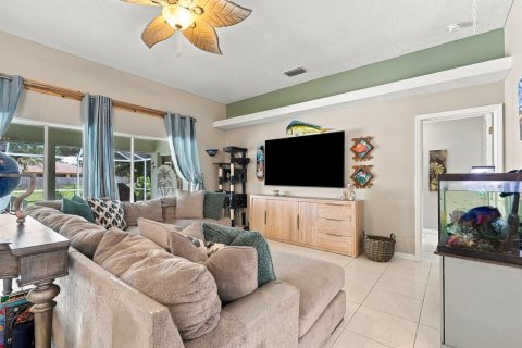 Villa ou maison à vendre à Port St. Lucie, Floride: 4 chambres, 223.99 m2 № 2399723 - photo 5