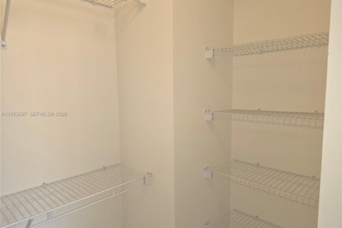 Condominio en alquiler en Miramar, Florida, 1 dormitorio, 67.17 m2 № 2007989 - foto 14