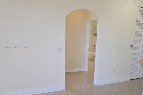 Condominio en alquiler en Miramar, Florida, 1 dormitorio, 67.17 m2 № 2007989 - foto 8