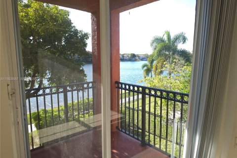 Condominio en alquiler en Miramar, Florida, 1 dormitorio, 67.17 m2 № 2007989 - foto 6