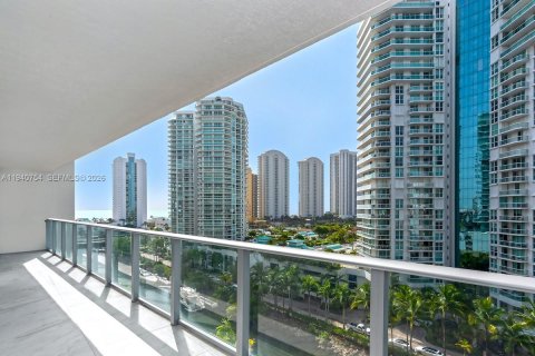 Condo in Sunny Isles Beach, Florida, 2 bedrooms № 1997782