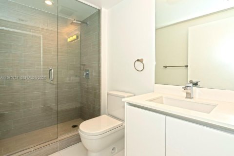 Condo in Sunny Isles Beach, Florida, 2 bedrooms  № 1997782 - photo 23