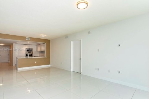 Condo in Sunny Isles Beach, Florida, 2 bedrooms  № 1997782 - photo 27