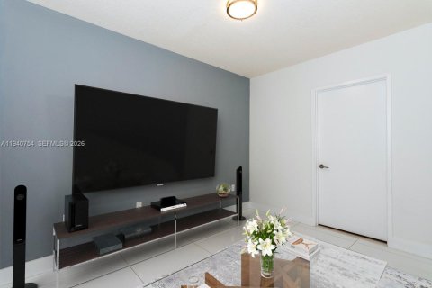 Condo in Sunny Isles Beach, Florida, 2 bedrooms  № 1997782 - photo 29