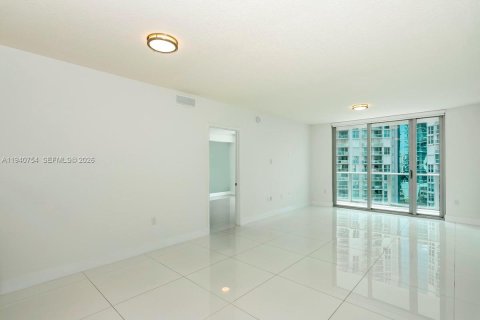 Condo in Sunny Isles Beach, Florida, 2 bedrooms  № 1997782 - photo 10