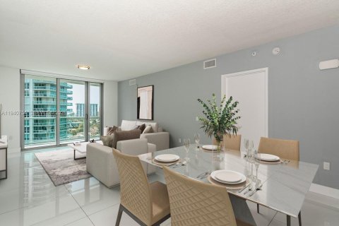 Condo in Sunny Isles Beach, Florida, 2 bedrooms  № 1997782 - photo 9