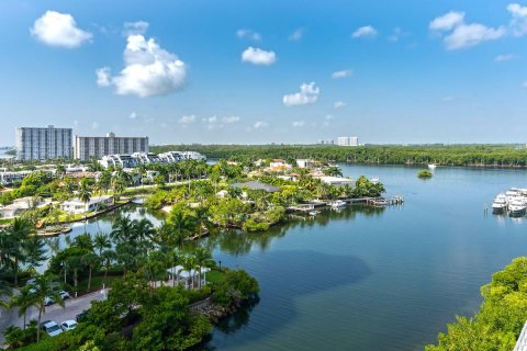 Condo in Sunny Isles Beach, Florida, 2 bedrooms  № 1997782 - photo 2