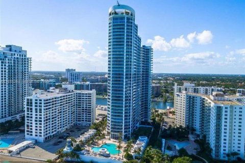 Condo à Hollywood, Floride, 3 chambres  № 1993414