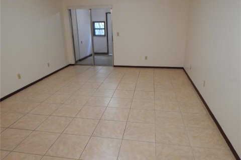 Villa ou maison à vendre à Kissimmee, Floride: 2 chambres, 99.78 m2 № 2221561 - photo 4