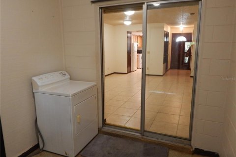 Villa ou maison à vendre à Kissimmee, Floride: 2 chambres, 99.78 m2 № 2221561 - photo 18