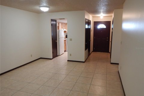 Villa ou maison à vendre à Kissimmee, Floride: 2 chambres, 99.78 m2 № 2221561 - photo 2